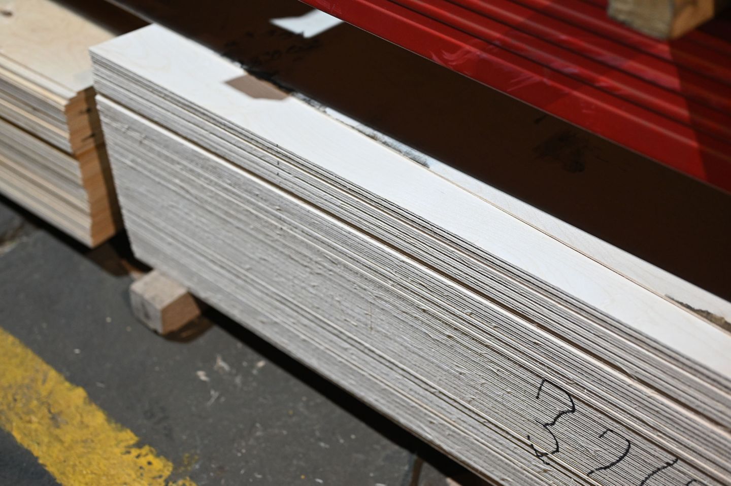 Фанера ФК 3мм 1525х1525мм сорт 2/2 шлифованная березовая СВЕЗА