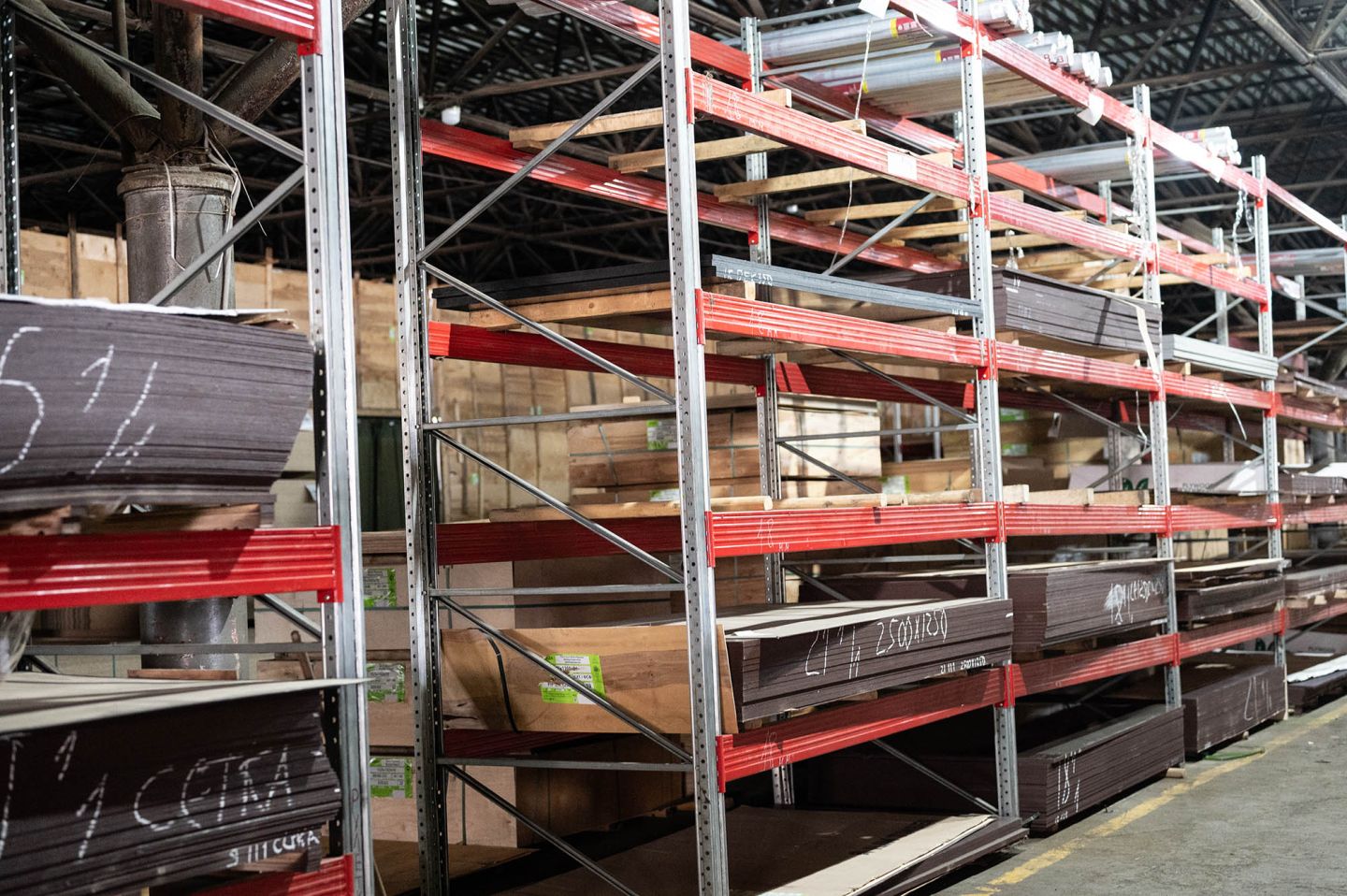 Фанера ФОФ сетчатая 18 мм 3000х1500 мм сорт 1/1 березовая