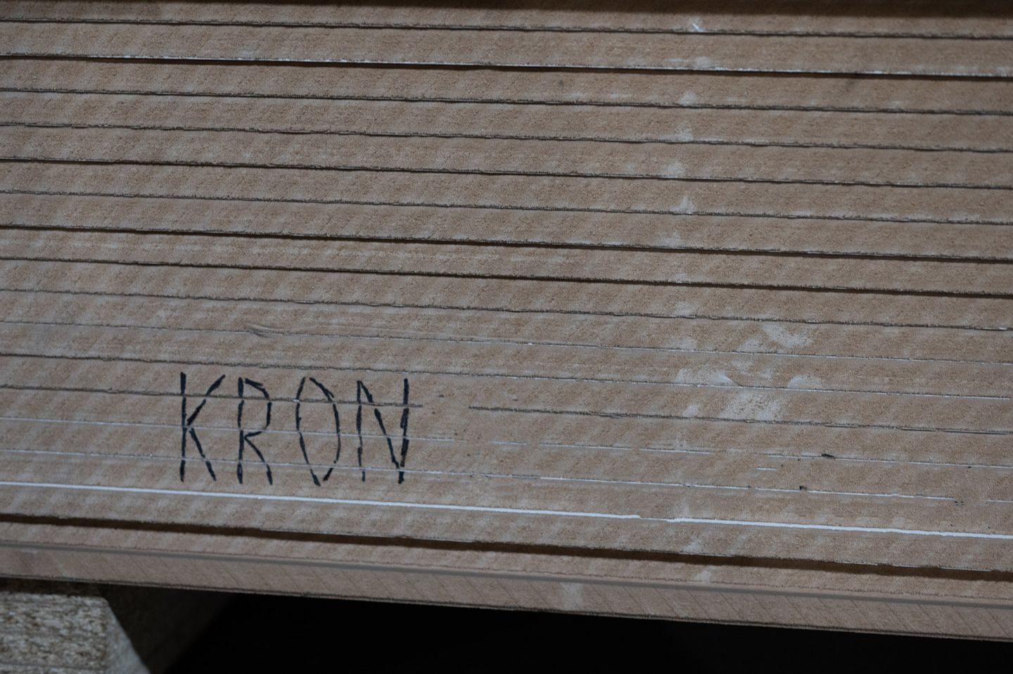 Плита МДФ Kronospan ламинированная 16мм 2500х2070 мм 1 сорт Kronospan