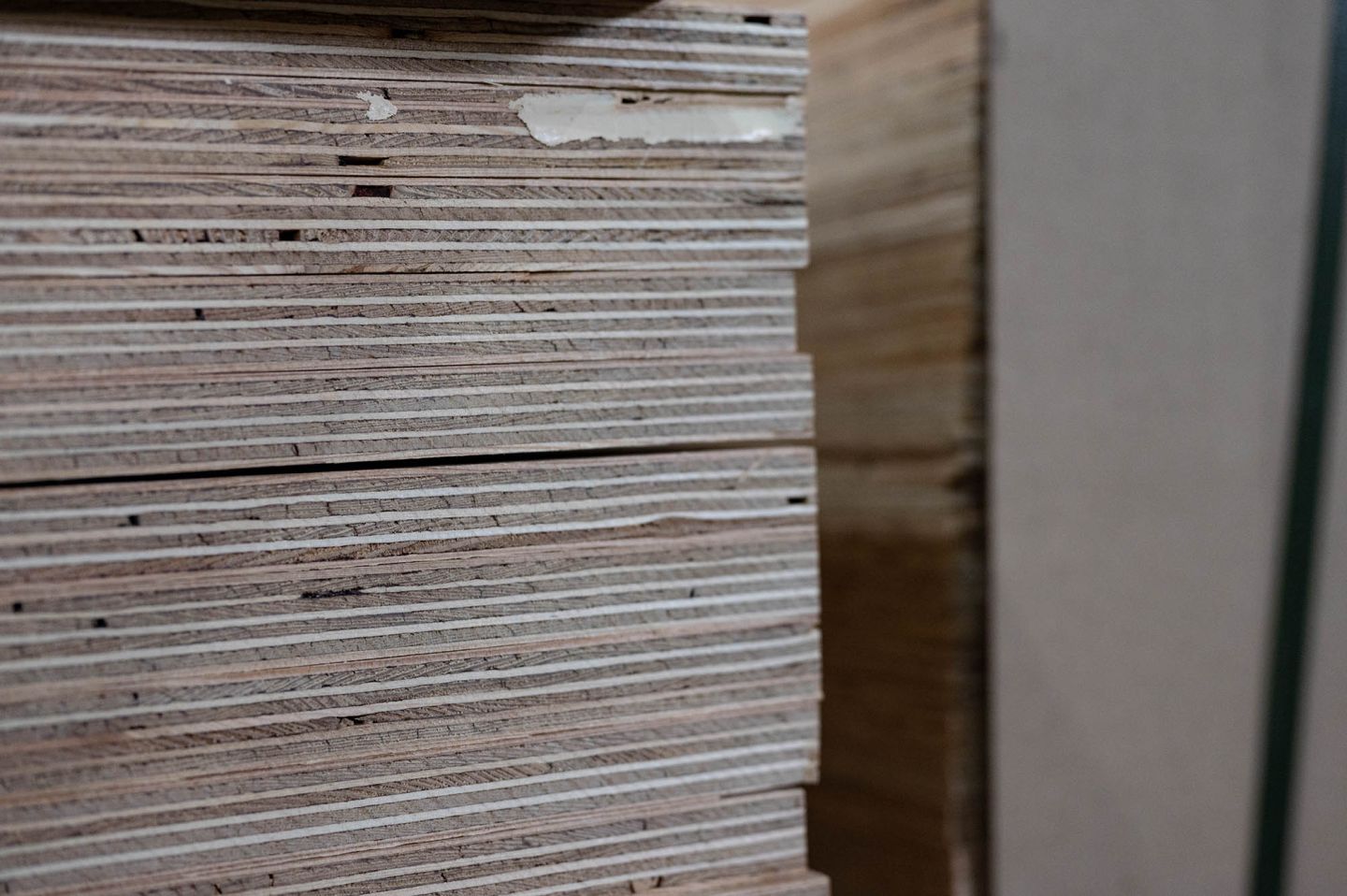 Фанера ФСФ 27 мм 2440х1220 мм сорт 1/2 шлифованная хвойная влагостойкая Larch Лиственница